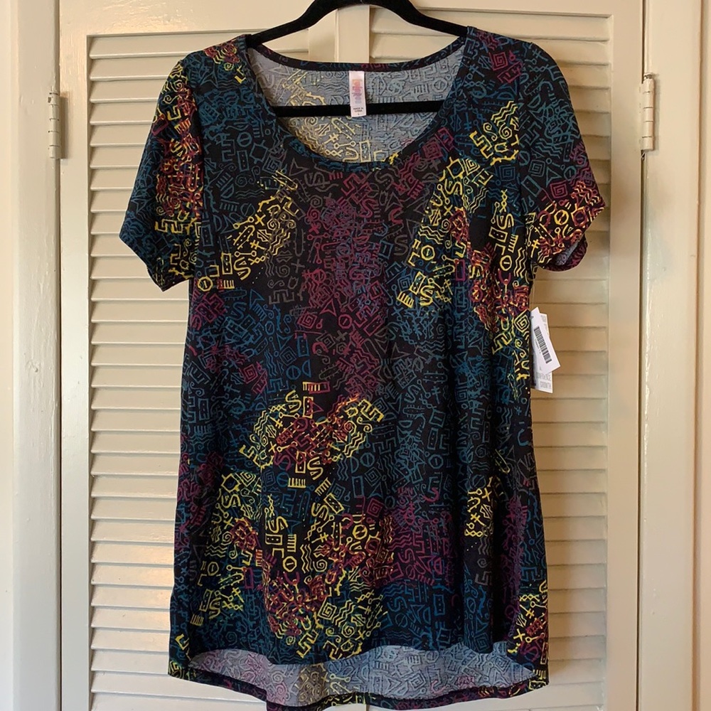 LuLaRoe Classic Tee- Large- NWT!